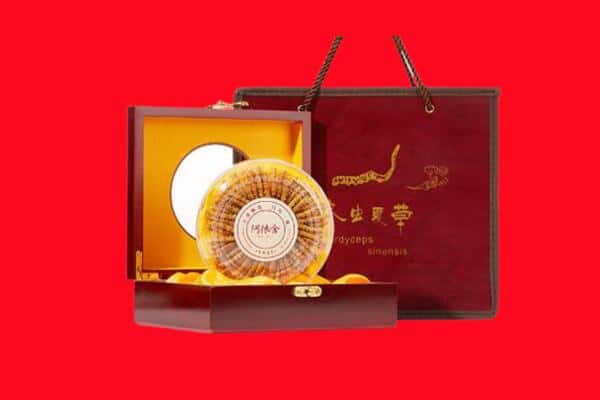 诚信求购:哈尔滨松北区高价回收冬虫夏草是按克吗